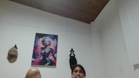 Snapshot of crystal_starx chatting on April 17, 12:46 am Crystal Blaze online show from April 17, 12:46 am