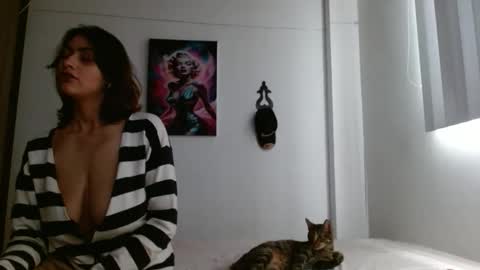 Snapshot of crystal_starx chatting on May 1, 9:30 pm Crystal Blaze online show from May 1, 9:30 pm