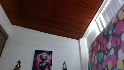 Snapshot of crystal_starx chatting on May 3, 4:57 pm Crystal Blaze online show from May 3, 4:57 pm