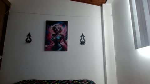 Snapshot of crystal_starx chatting on June 8, 2:50 pm Crystal Blaze online show from June 8, 2:50 pm