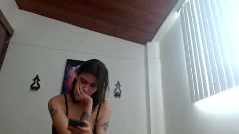 Snapshot of crystal_starx chatting on June 30, 1:01 pm Crystal Blaze online show from June 30, 1:01 pm
