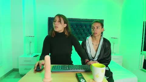 Crystal y Thiago online show from January 4, 3:29 am