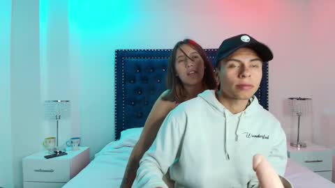 Crystal y Thiago online show from January 10, 3:50 am
