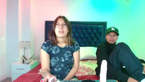 Crystal y Thiago online show from January 18, 3:31 am