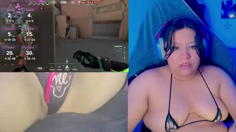 Snapshot of crystal_velvet01 chatting on March 1, 7:37 pm crystal online show from March 1, 7:37 pm