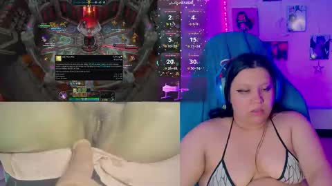 Snapshot of crystal_velvet01 chatting on March 11, 11:04 pm crystal online show from March 11, 11:04 pm