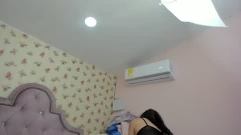 Snapshot of crystal_watson0 chatting on July 13, 1:36 pm Milf Latina online show from July 13, 1:36 pm