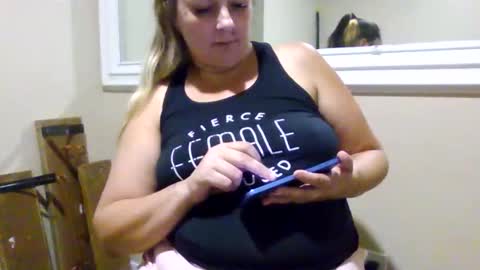 Snapshot of crystalbarbie214 chatting on October 25, 7:19 pm crystalbarbie214 online show from October 25, 7:19 pm