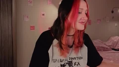 Snapshot of crystalblaze_ chatting on September 21, 7:48 pm Grace online show from September 21, 7:48 pm