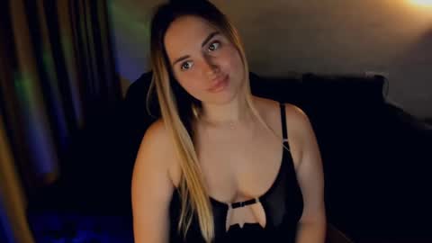 crystalemily online show from February 17, 8:04 pm