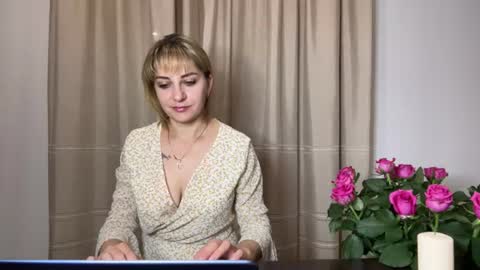 Snapshot of crystalfever_ chatting on June 24, 8:30 pm Mary online show from June 24, 8:30 pm
