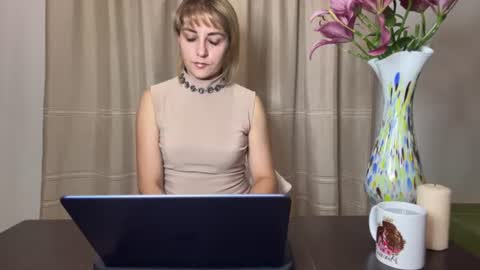 Snapshot of crystalfever_ chatting on July 13, 8:00 pm Mary online show from July 13, 8:00 pm
