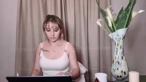 Snapshot of crystalfever_ chatting on July 19, 7:50 pm Mary online show from July 19, 7:50 pm