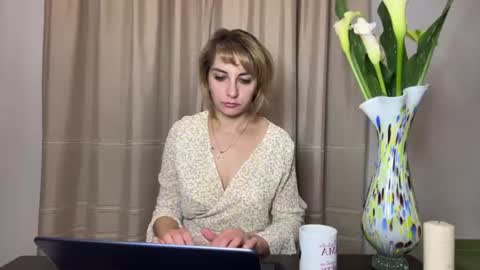 Snapshot of crystalfever_ chatting on July 21, 8:33 pm Mary online show from July 21, 8:33 pm