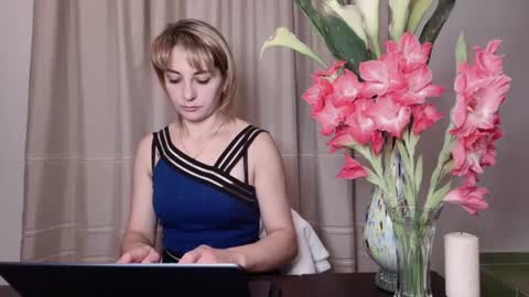 Snapshot of crystalfever_ chatting on July 22, 8:44 pm Mary online show from July 22, 8:44 pm