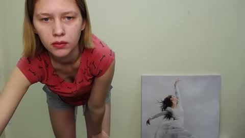 Stella online show from December 4, 7:17 am