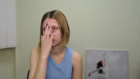 Stella online show from December 9, 7:28 am