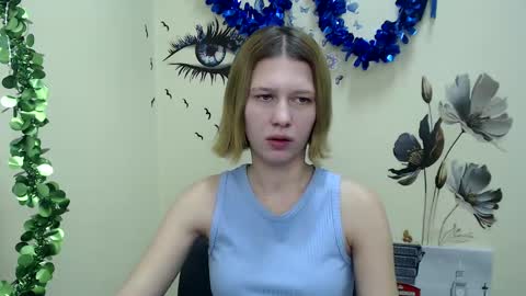 Stella online show from December 21, 1:32 pm