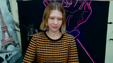 Stella online show from January 7, 3:44 pm