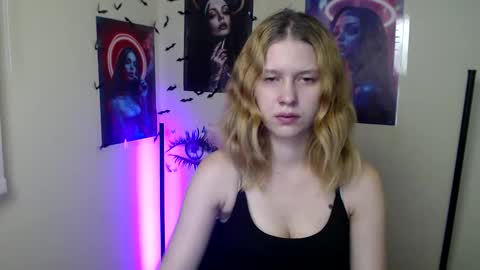 Stella online show from November 9, 6:06 pm