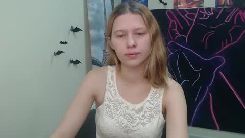 Stella online show from November 19, 7:19 am