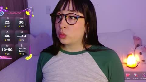 Snapshot of crystalitesq chatting on October 24, 12:52 am Olivia online show from October 24, 12:52 am