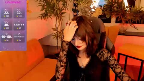 crystallbloom online show from September 12, 1:33 pm