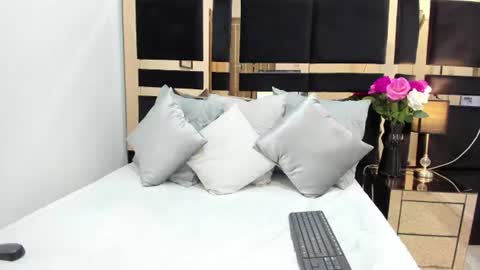 Snapshot of crystalstonee1 chatting on July 12, 7:27 pm Crystal online show from July 12, 7:27 pm