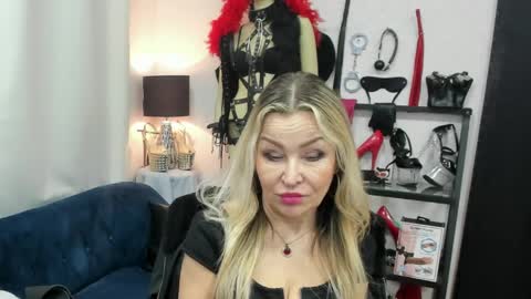 CrystalHotty online show from March 31, 4:57 am