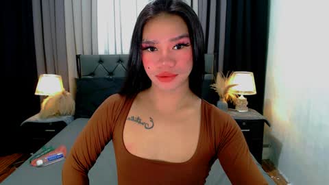 bea takashi  online show from March 31, 8:59 am