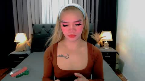 bea takashi  online show from April 7, 9:21 am