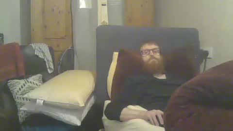 Snapshot of cs014g8493 chatting on April 17, 11:52 pm chris online show from April 17, 11:52 pm