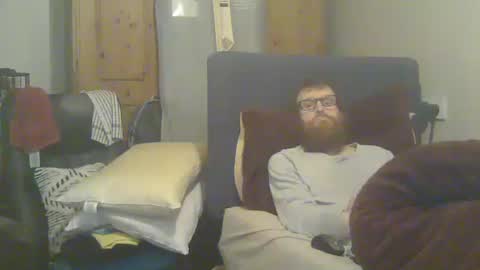 Snapshot of cs014g8493 chatting on April 21, 12:34 am chris online show from April 21, 12:34 am
