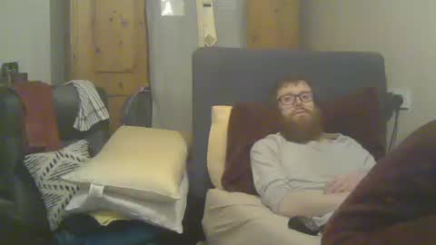 Snapshot of cs014g8493 chatting on April 23, 12:12 am chris online show from April 23, 12:12 am