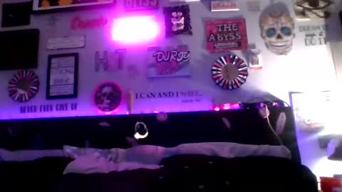 wetnwild online show from November 8, 10:04 am