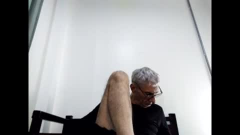 Snapshot of cucaio18 chatting on January 17, 1:36 am BIG UNCUT HARD COCK online show from January 17, 1:36 am