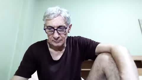 Snapshot of cucaio18 chatting on October 1, 2:50 am BIG UNCUT HARD COCK online show from October 1, 2:50 am