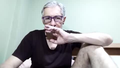 Snapshot of cucaio18 chatting on October 2, 10:00 am BIG UNCUT HARD COCK online show from October 2, 10:00 am