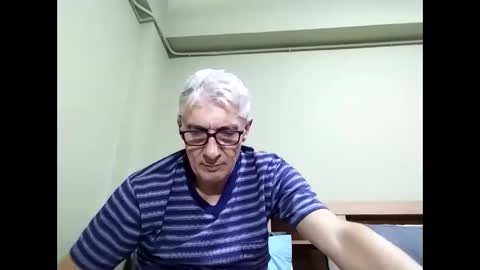 Snapshot of cucaio18 chatting on October 18, 2:14 am BIG UNCUT HARD COCK online show from October 18, 2:14 am