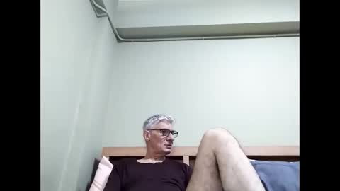 Snapshot of cucaio18 chatting on October 22, 4:02 am BIG UNCUT HARD COCK online show from October 22, 4:02 am