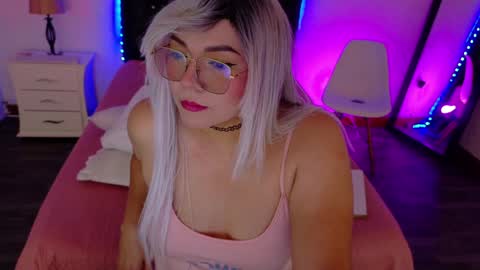 Snapshot of cuckoldlover69_ chatting on December 19, 3:51 am cuckoldlover69_ online show from December 19, 3:51 am