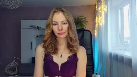 Snapshot of cuddle_kitten chatting on December 12, 7:08 am Alexia online show from December 12, 7:08 am