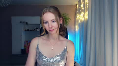 Snapshot of cuddle_kitten chatting on December 21, 2:15 pm Alexia online show from December 21, 2:15 pm