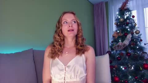 Snapshot of cuddle_kitten chatting on December 28, 11:19 am Alexia online show from December 28, 11:19 am