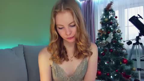 Snapshot of cuddle_kitten chatting on January 2, 7:01 am Alexia online show from January 2, 7:01 am