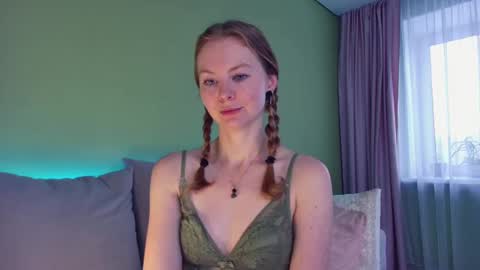 Snapshot of cuddle_kitten chatting on February 4, 6:46 am Alexia online show from February 4, 6:46 am