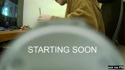 Snapshot of culonudo23 chatting on December 18, 12:32 am Leo online show from December 18, 12:32 am