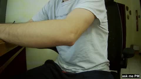 Snapshot of culonudo23 chatting on December 27, 10:26 pm Leo online show from December 27, 10:26 pm