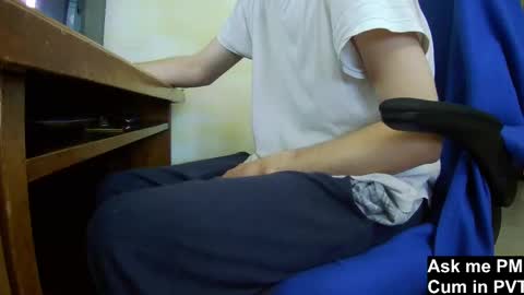 Snapshot of culonudo23 chatting on January 8, 9:21 am Leo online show from January 8, 9:21 am