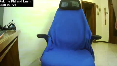 Snapshot of culonudo23 chatting on February 4, 10:45 pm Leo online show from February 4, 10:45 pm